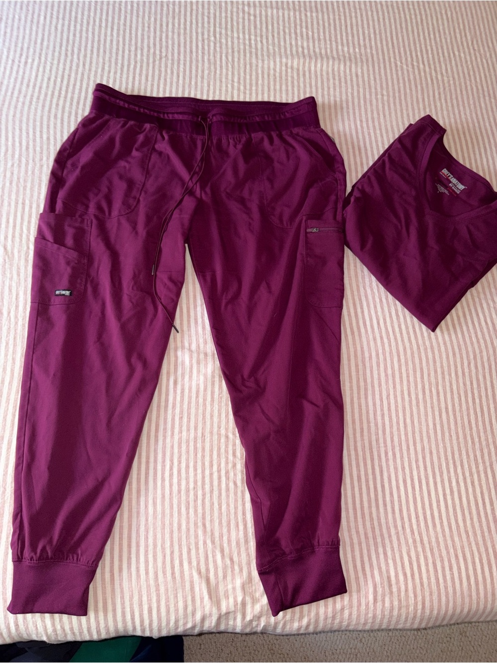 Grey’s Anatomy Scrub Joggers Maroon XL NEVER WORN DURING CARES - joggers only
